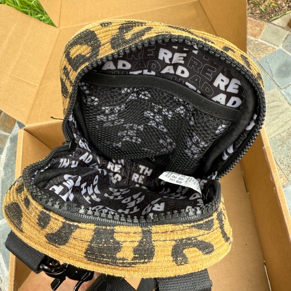 Thread Crossbody Bag - Picture 4 of 4